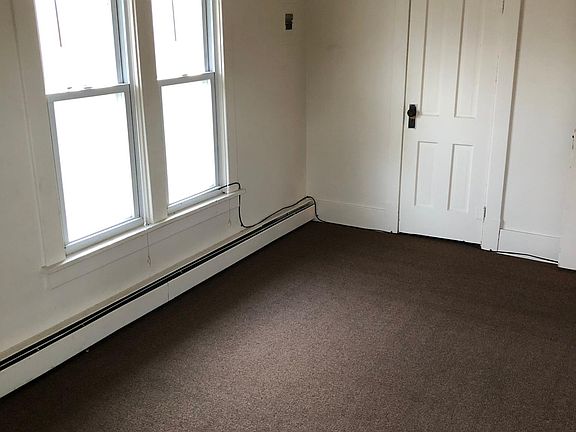 5th image of 114 E Lincoln St APT 3