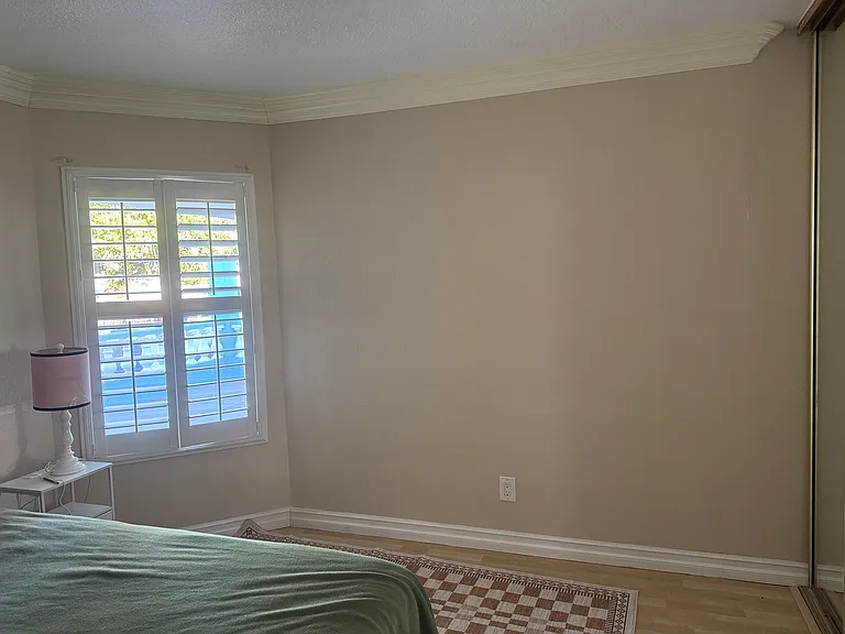 1095 Stillwell Ave — Photo 10