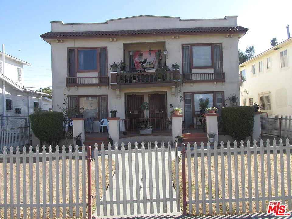 1st image of 706 W 48th St