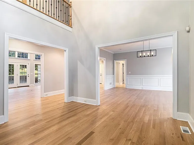 960 Landmark Dr — Photo 7