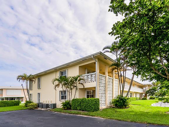 3rd image of 1710 NW 18th Ave APT 101