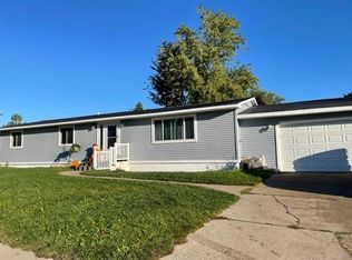 910 Regent Dr, Petoskey, MI 49770