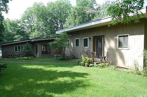 1st image of 213 Woodcrest Ct