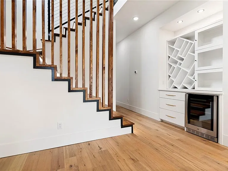 4413 S 88th St — Photo 27