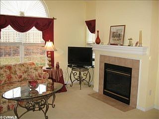 3rd image of 2401 Wanstead Ct #B