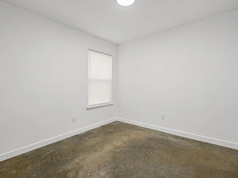 365 Washburn Dr — Photo 10