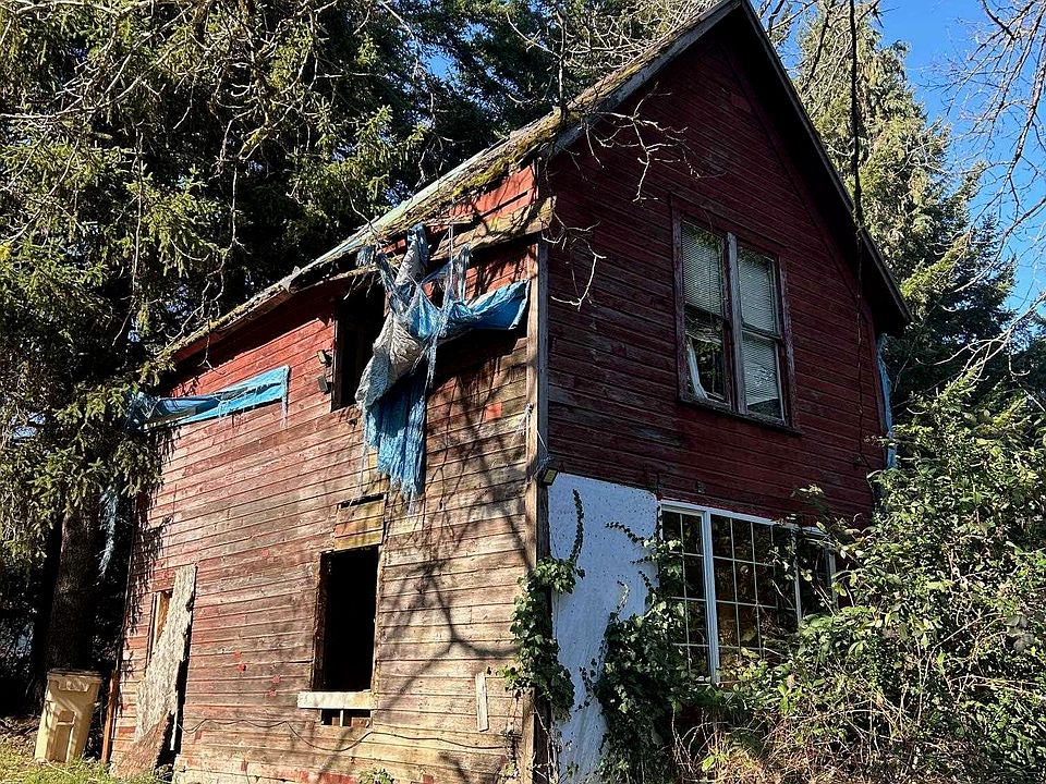 1st image of 995 Parry Rd