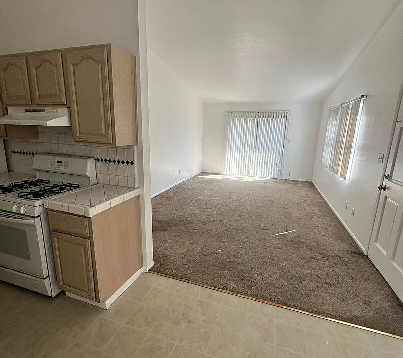 1st image of 746 Sidonia Ave