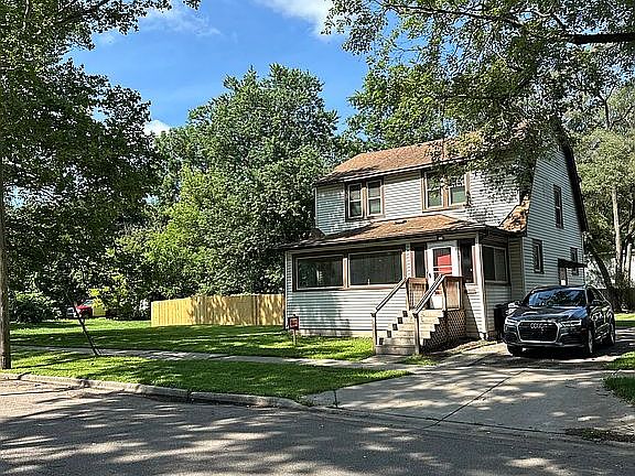 2nd image of 1605 N Church St