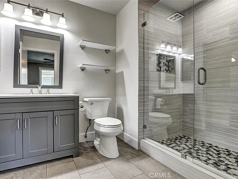 1726 N Oak Knoll Dr #C — Photo 11