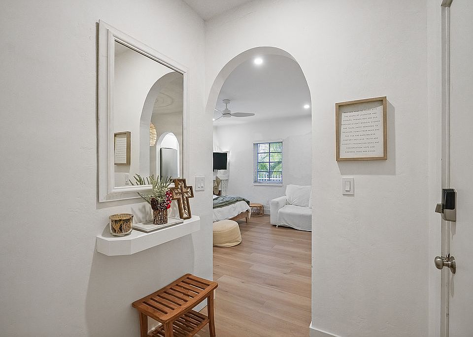 1st image of 750 Espanola Way APT 6