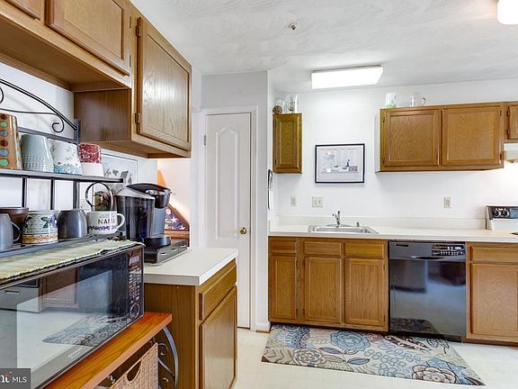 5th image of 16245 Brookmead Ct