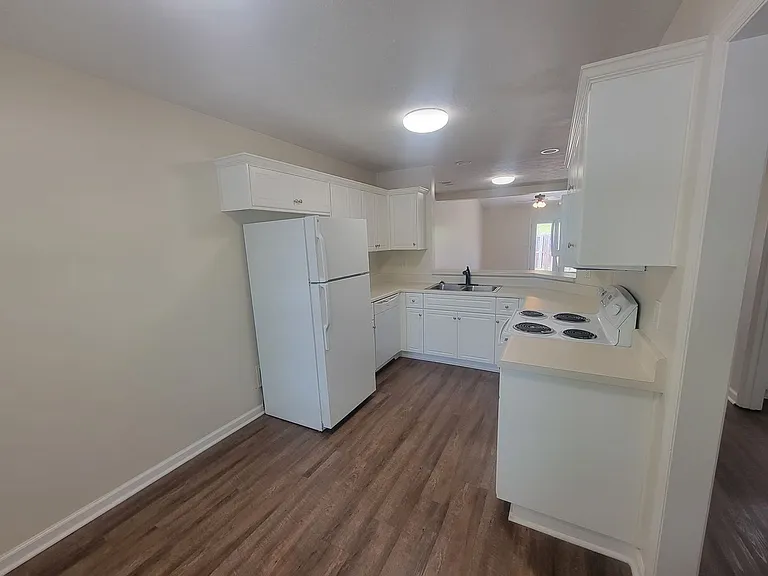 1406 Anna Way — Photo 9