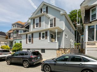 9 Dartmouth St, Newport, RI 02840