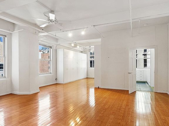 4th image of 150 W 26th St APT 902