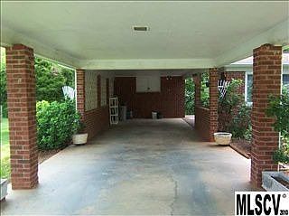 4th image of 1525 31st Street Ct SE