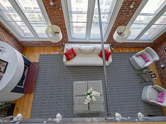 4th image of 33 N 3rd St APT 4A