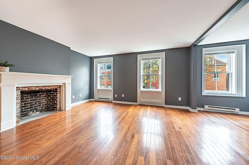 3rd image of 129 Green Street #2