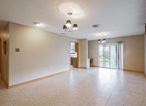4th image of 2344 S Friendship Dr