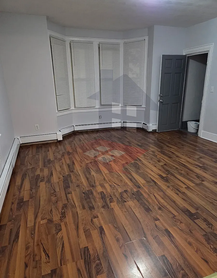 2 bed, $1,600 — Photo 3