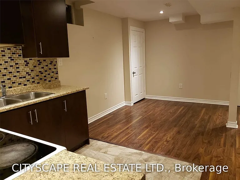 5483 Bellaggio Cres — Photo 6