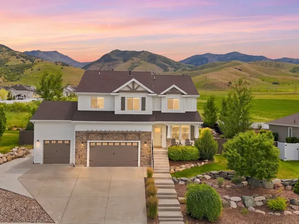 338 S Windy Ridge Dr E, Smithfield, UT 84335
