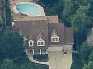 904 Winslow Cir, Glen Ellyn, IL 60137