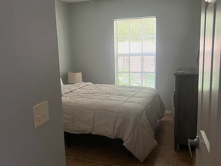 9721 N Armenia Ave — Photo 4