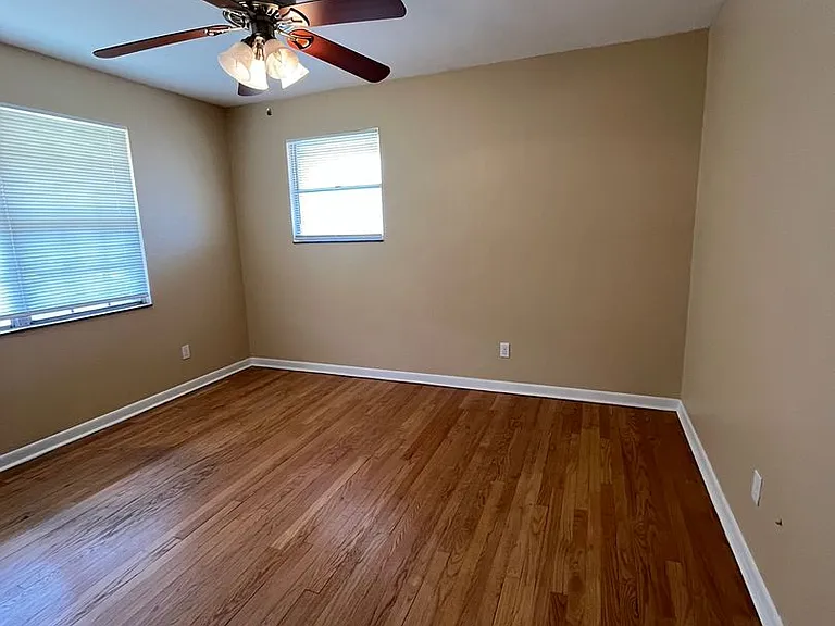 3617 N Drexel — Photo 15