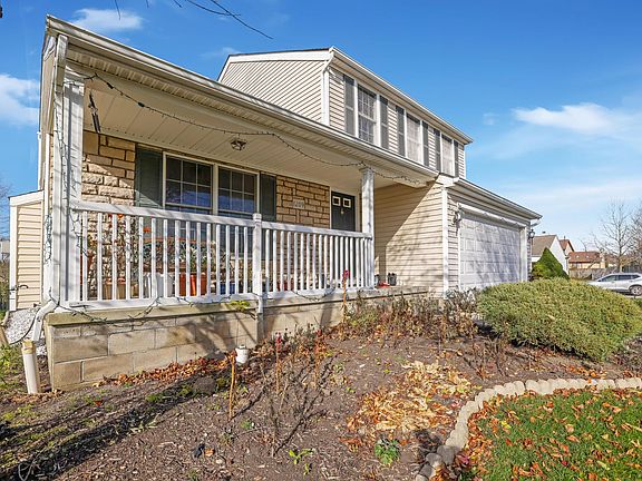 3rd image of 1209 Reserve Dr