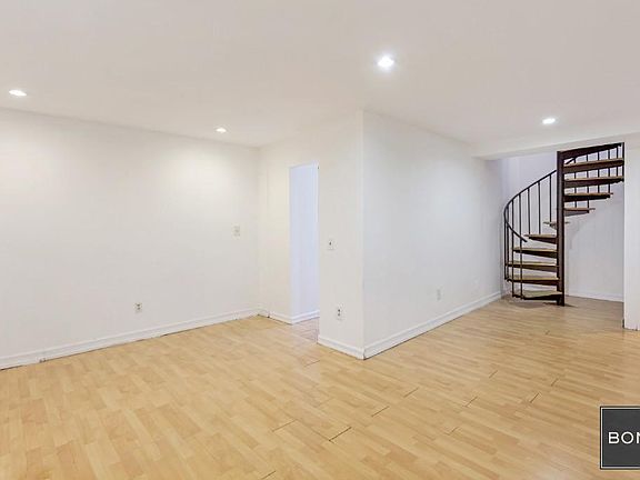 3rd image of 314 W 94th St APT 1E