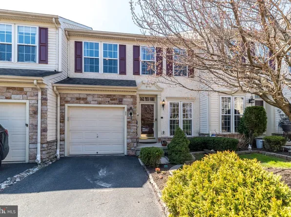 82 Brookview Ln, Pottstown, PA 19464