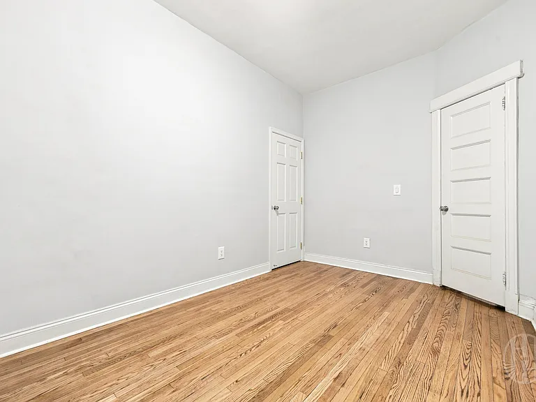 204 E 31st St #1 — Photo 6