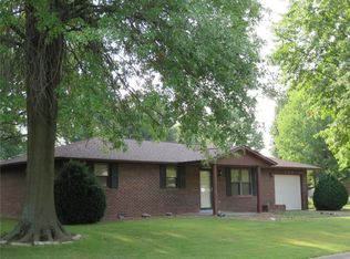 104 Lexington Dr, Millstadt, IL