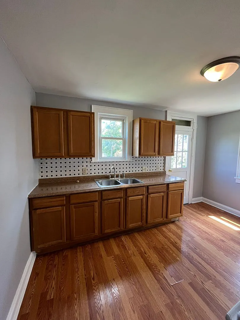452-454 S Huron Ave. — Photo 4