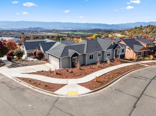 4260 Falcon Ridge Ter, Medford, OR 97504