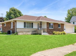 549 Harrison St, Miles, IA 52064