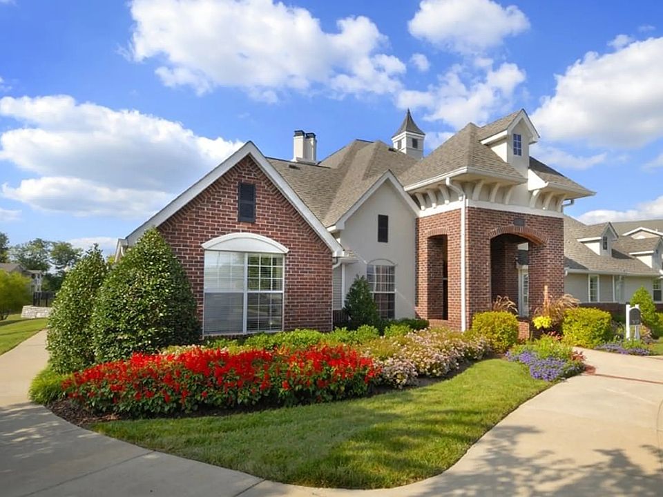 1st image of 135 Westfield Ct #2B-2Ba-986Sqft