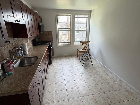 3rd image of 6909 Luther Rd #2L