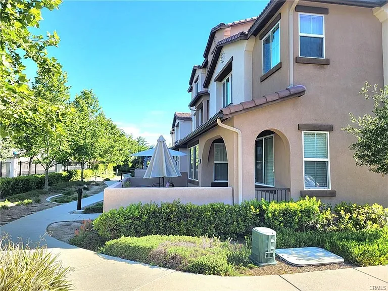 40955 Belleray Ave — Photo 4