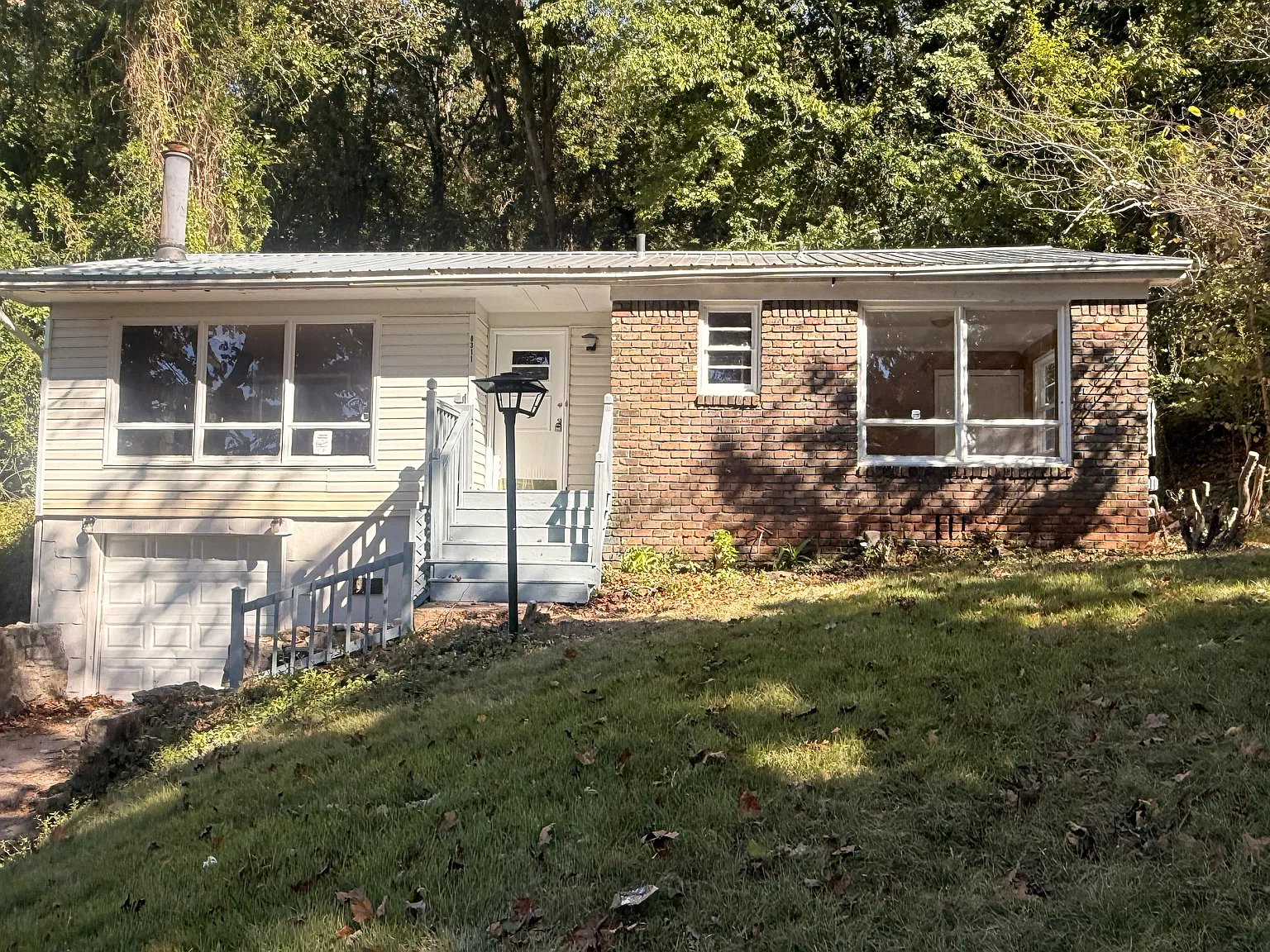 3 bed, 1304 sqft, $1,200 — Photo 1