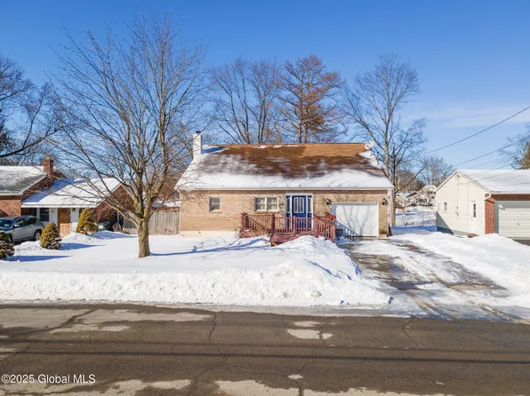 140 Gullott Drive, Schenectady, NY 12306