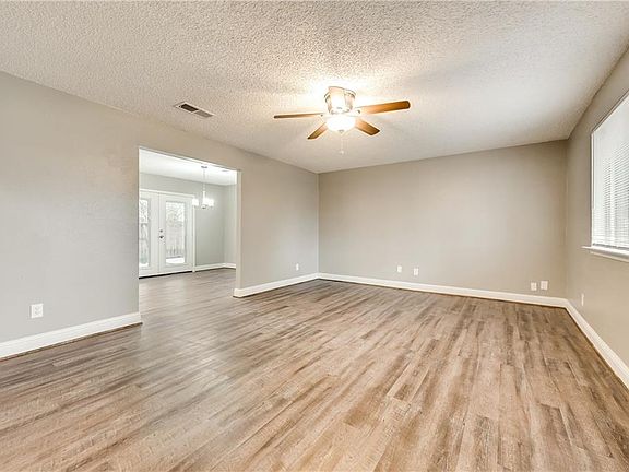 5th image of 1627 Chapman Dr