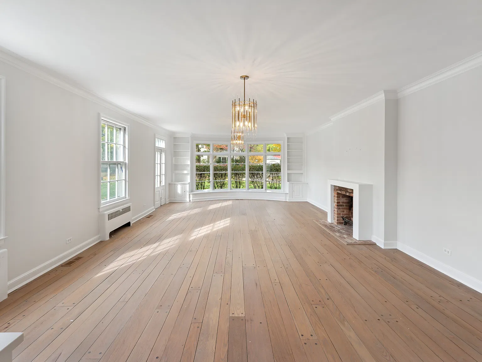 5 bed, 6.5 bath, 4024 sqft, $15,750 — Photo 4