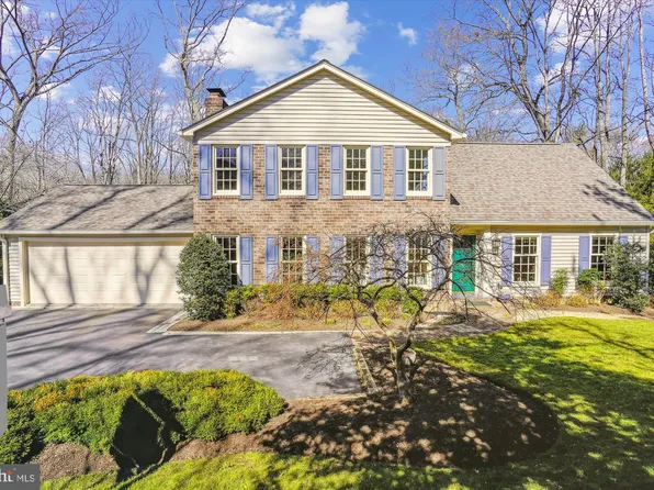 11226 Timberline Dr, Oakton, VA 22124