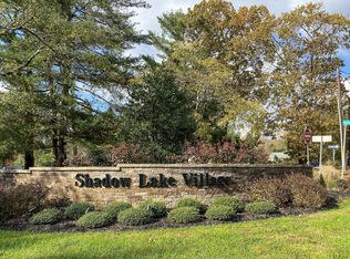 4 Lexington Ct, Red Bank, NJ 07701