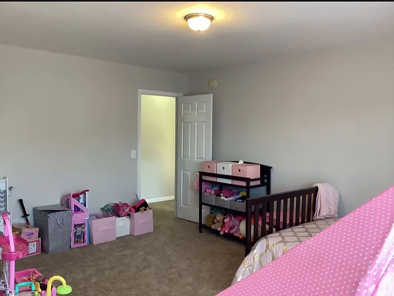 433 Dukes Hill Rd — Photo 2