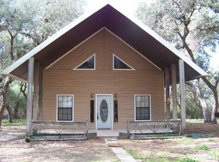 199 Oak Village Ln, Victoria, TX 77905