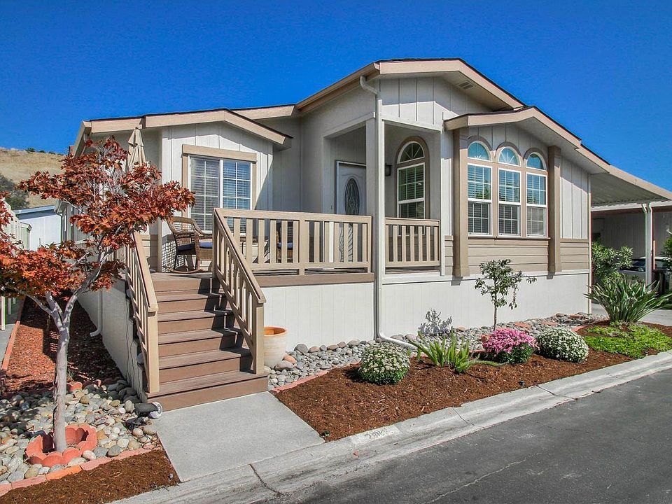1st image of 288 Chateau La Salle Dr #288