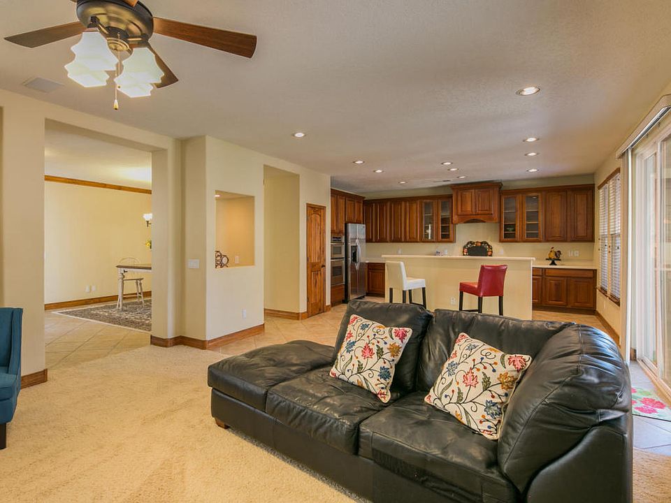 1st image of 6815 Vista Del Sol Dr NW